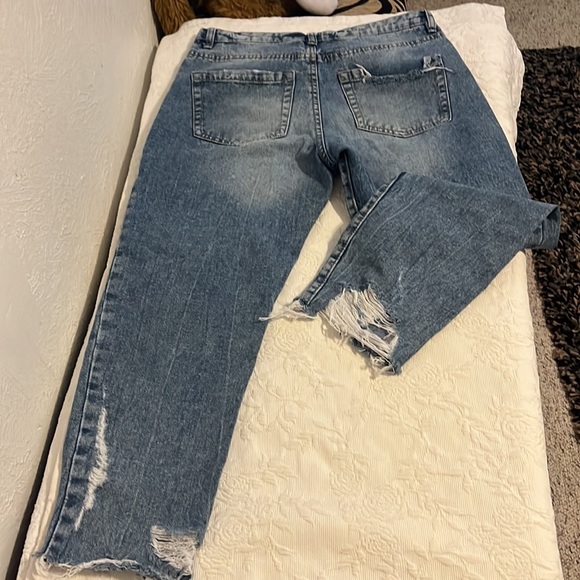 Highway jeans sz 7 capri, length distressed - Picture 7 of 7